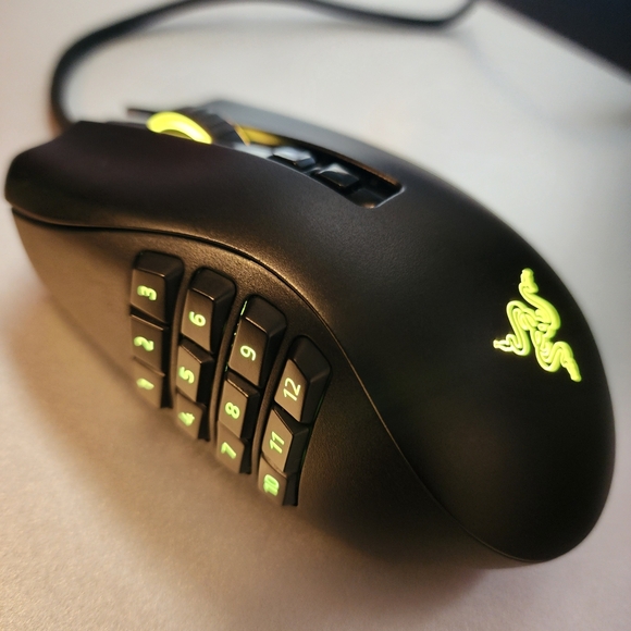 Razer Naga Pro Wireless Gaming Mouse | 3 Panels | Original Box | Gently Used - Picture 4 of 16